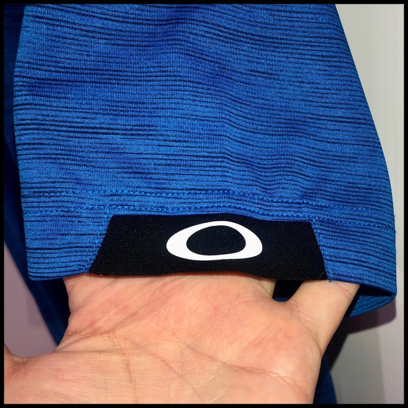 Oakley🏌🏼‍♂️⛳️Polo Mens XL Blue and Black, Worn Once, Practically New, Hydrolinx. - Picture 13 of 16